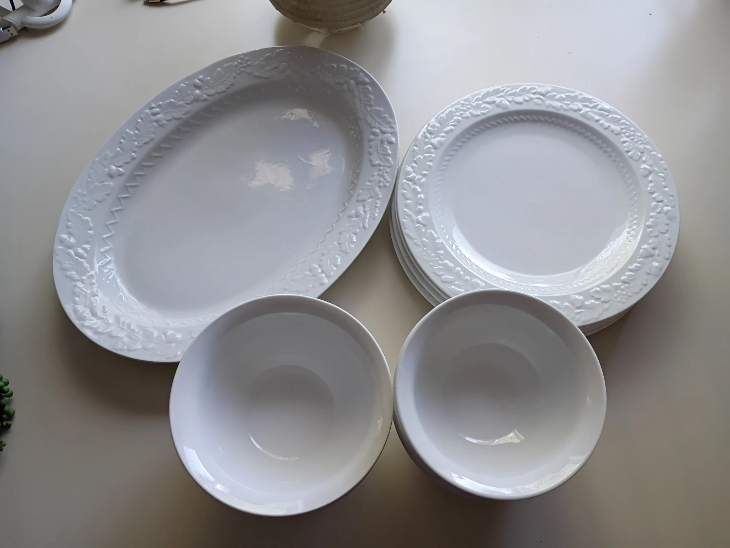 Martha Stewart White Dinnerware Set .. 11 plates - photo 2
