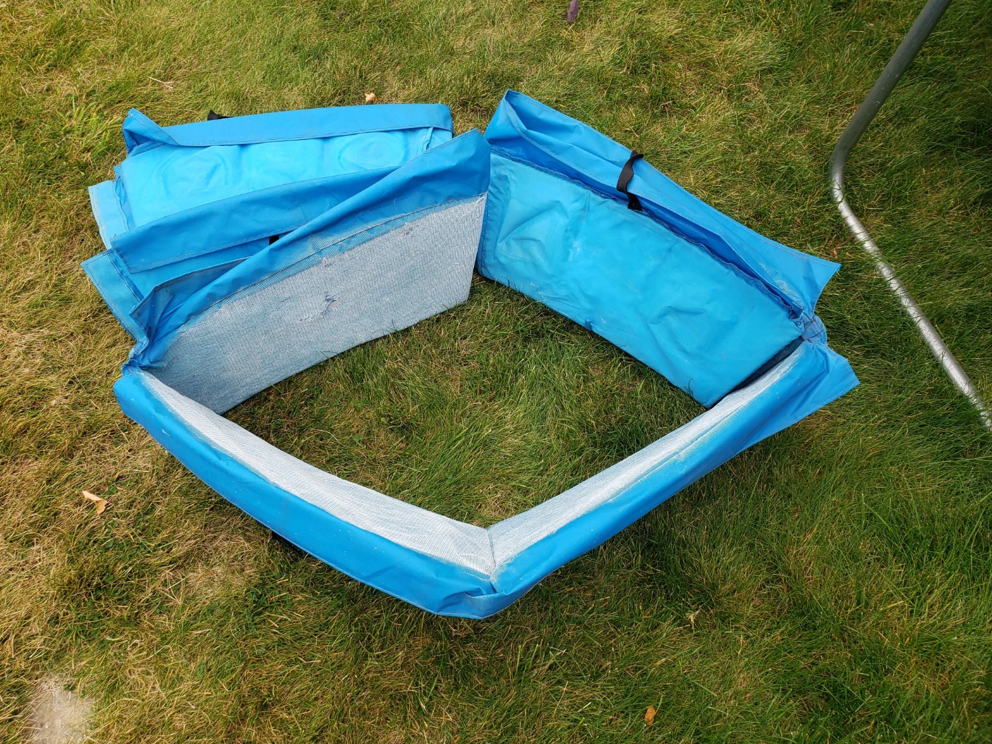 Trampoline 8ft Enclosed - photo 3