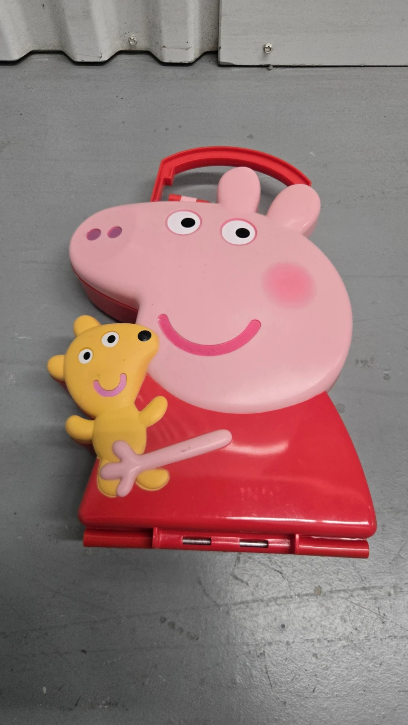 Peppa Pig Carry Case with Figurines