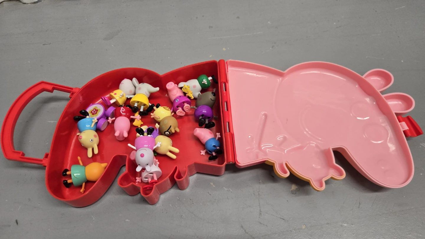 Peppa Pig Carry Case with Figurines - photo 2