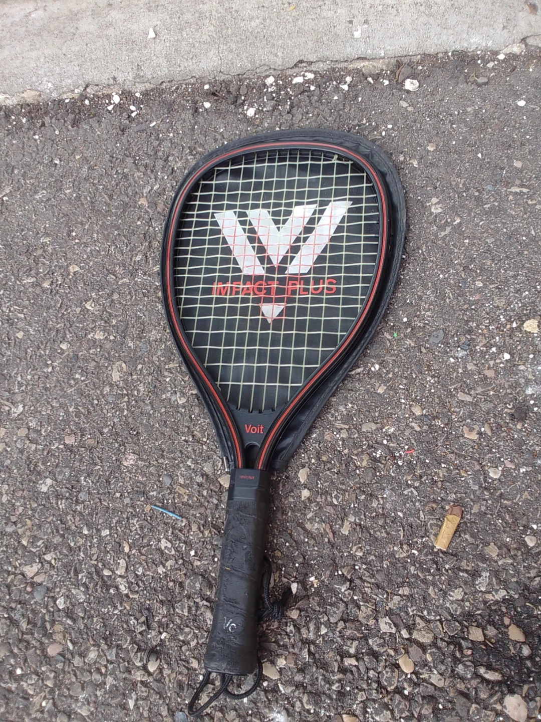 Sierra and Yonex Badminton Rackets with Covers - photo 4