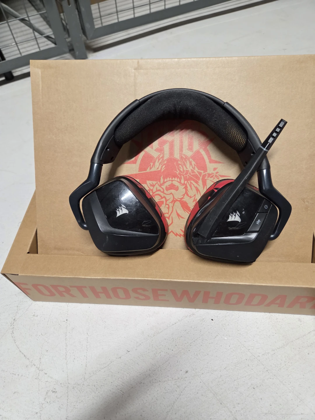 Corsair Wireless Gaming Headset - photo 2