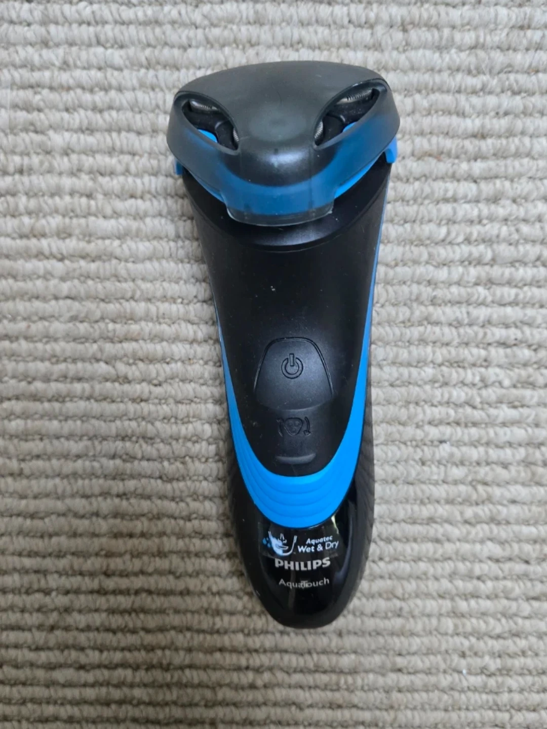 Philips AquaTouch Wet & Dry Electric Shaver - photo 3