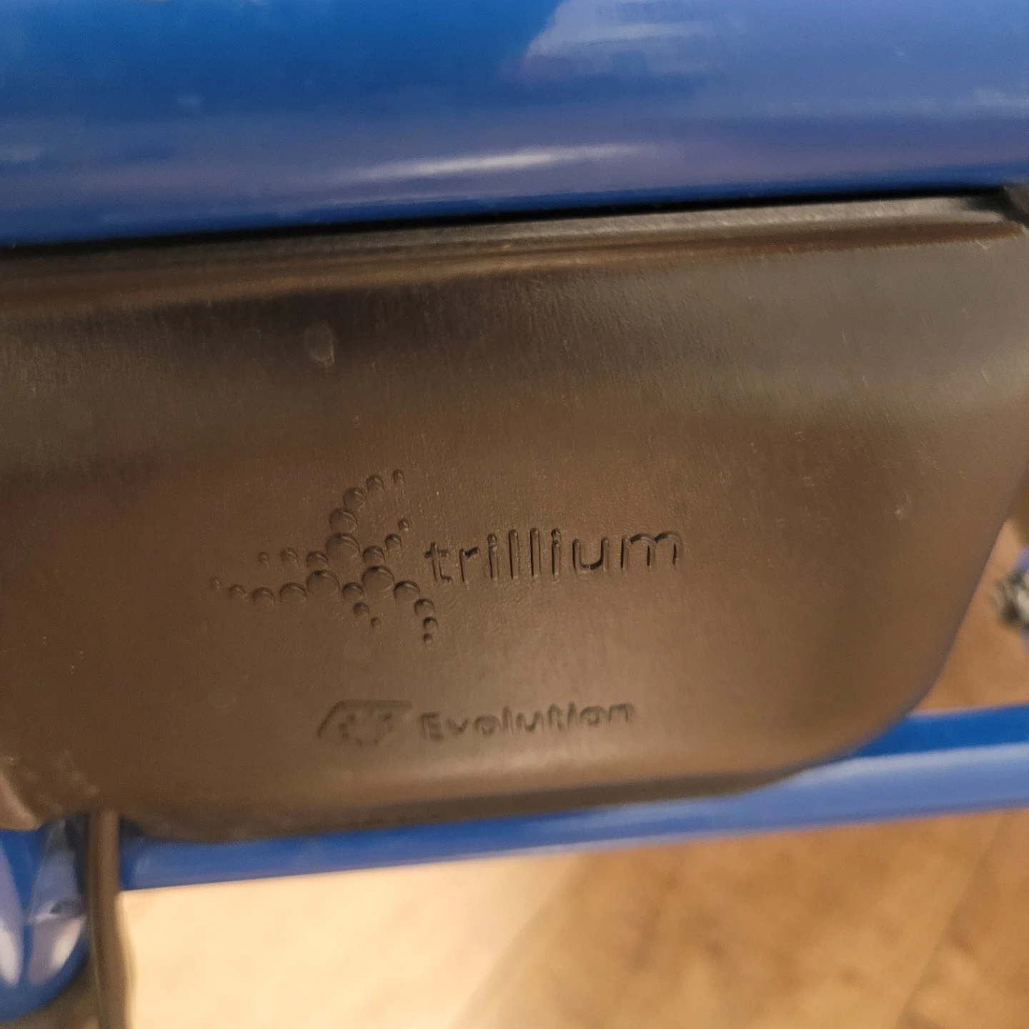 EVOLUTION TRILLIUM ROLLATOR-CABLELESS - photo 3
