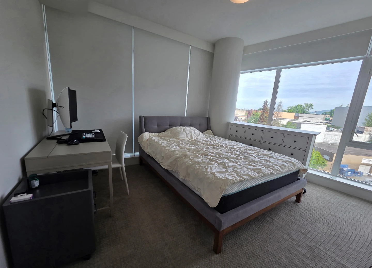 Master room rent at Gilmore station