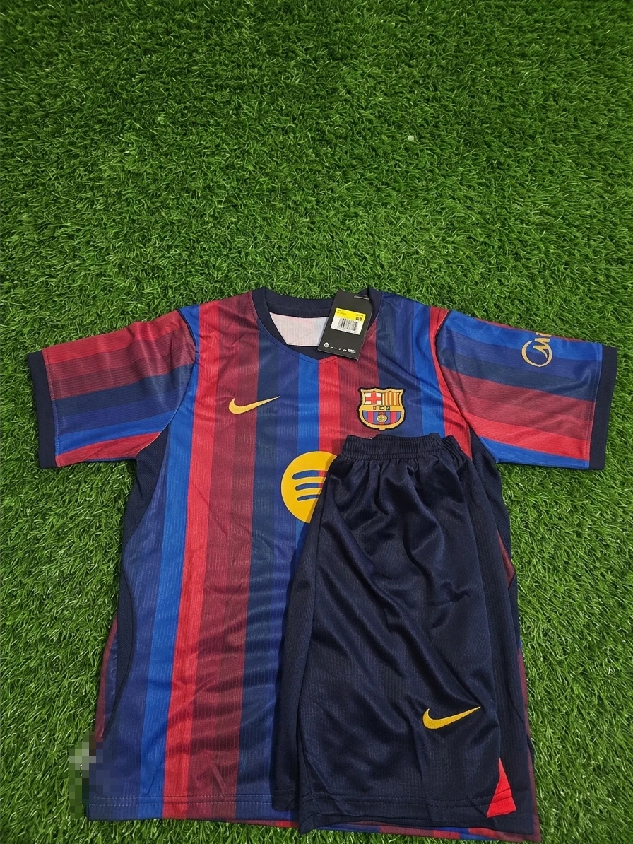 1:1 High quality FC Barcelona Jersey and Shorts