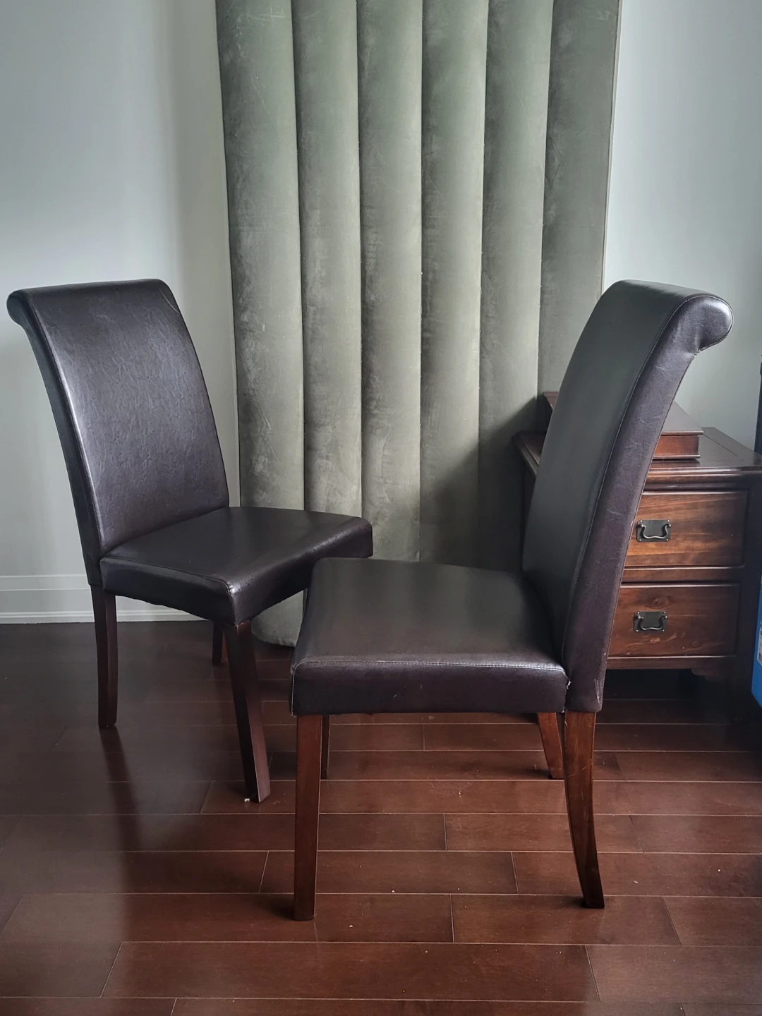 Light WoodExpandable Dining Table- Ikea  and 4 chairs - photo 2