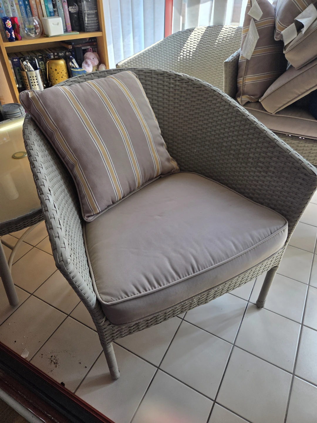 Wicker patio set with cushions - photo 2