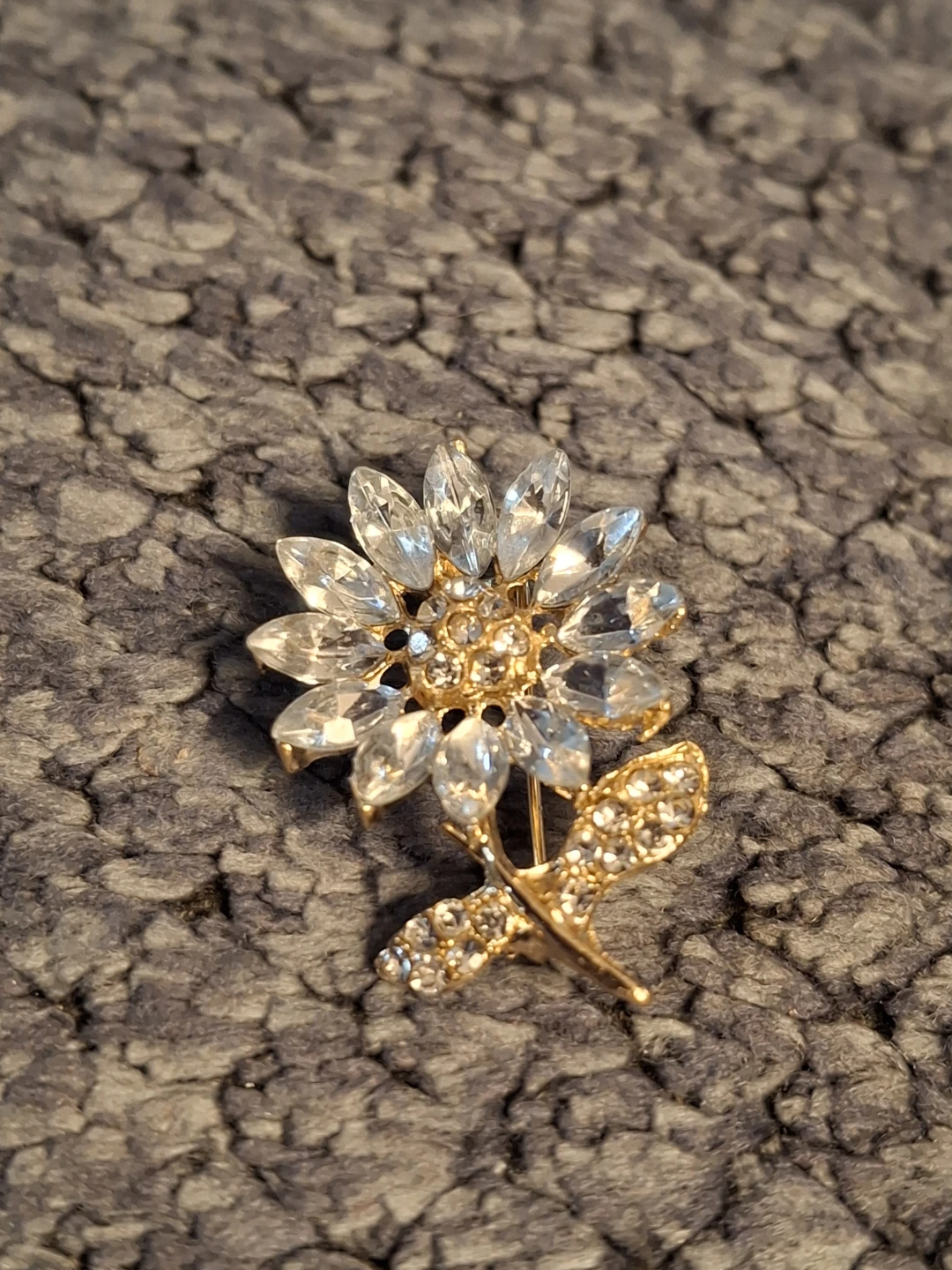 Sparkling Flower Brooch - photo 2