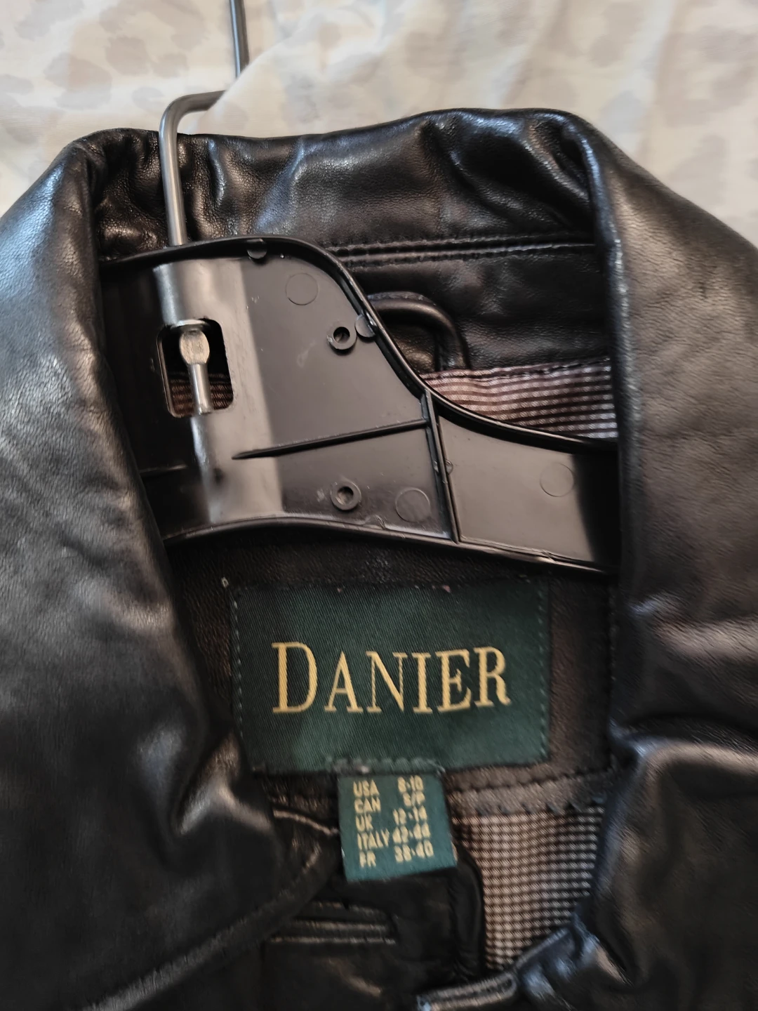 Danier Black Leather Jacket - photo 4