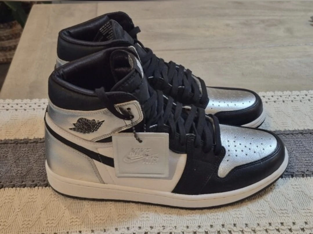 Nike Air Jordan 1 High Sneakers - photo 2
