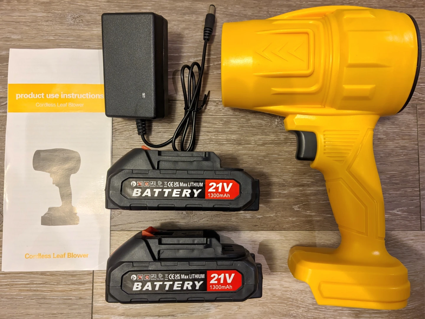 [Brand New] Powerful Cordless Leaf Blower with 2 Batteries