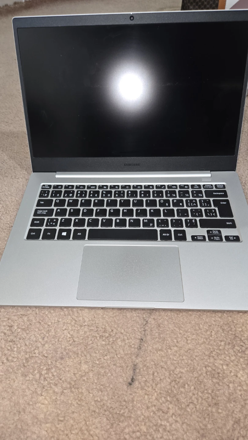 🔥 URGENT SALE – Samsung Galaxy Book Go 🔥