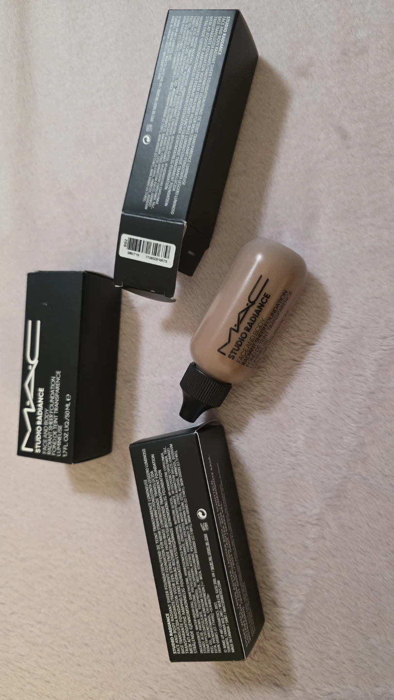 MAC Studio Radiance Face and Body Sheer Foundation C8