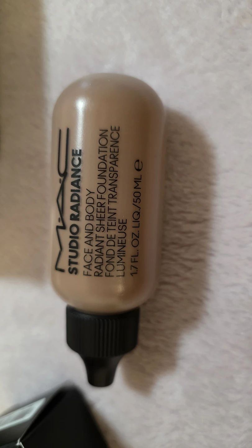 MAC Studio Radiance Face and Body Sheer Foundation C8 - photo 2