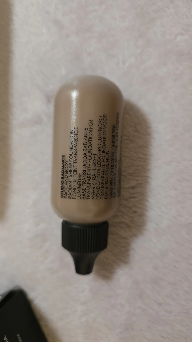 MAC Studio Radiance Face and Body Sheer Foundation C8 - photo 3