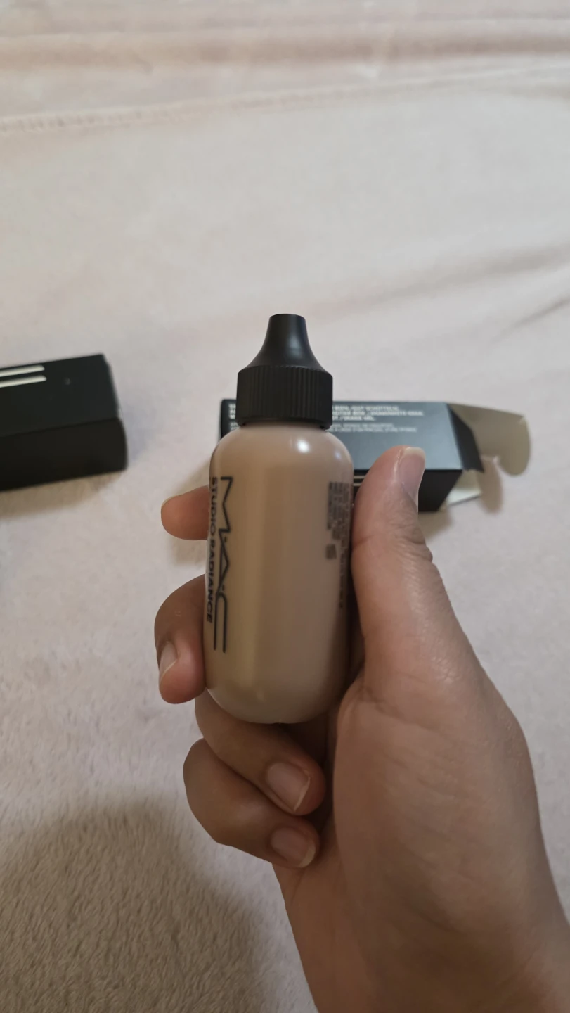 MAC Studio Radiance Face and Body Sheer Foundation C8 - photo 5