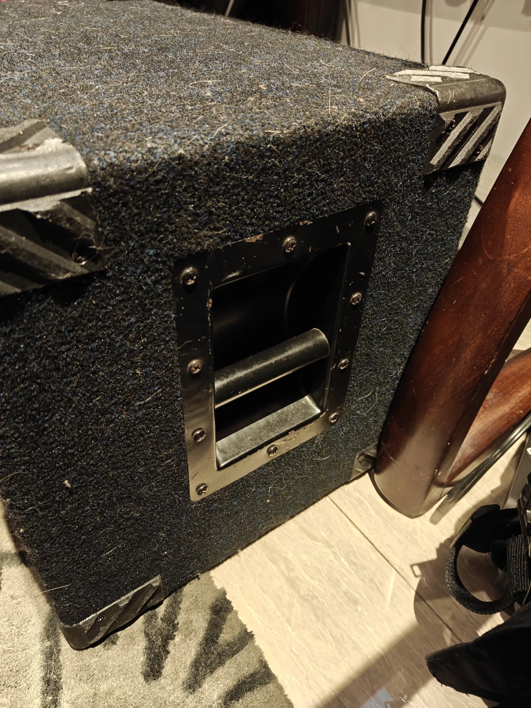 Yorkville 210 bass cab - photo 3
