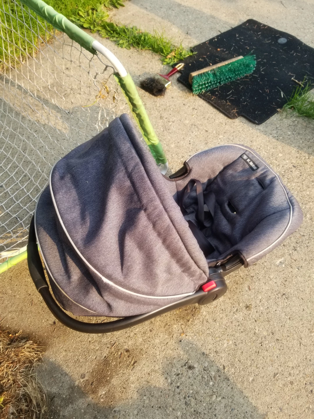 Graco SnugRide 35 Infant Car Seat - photo 2