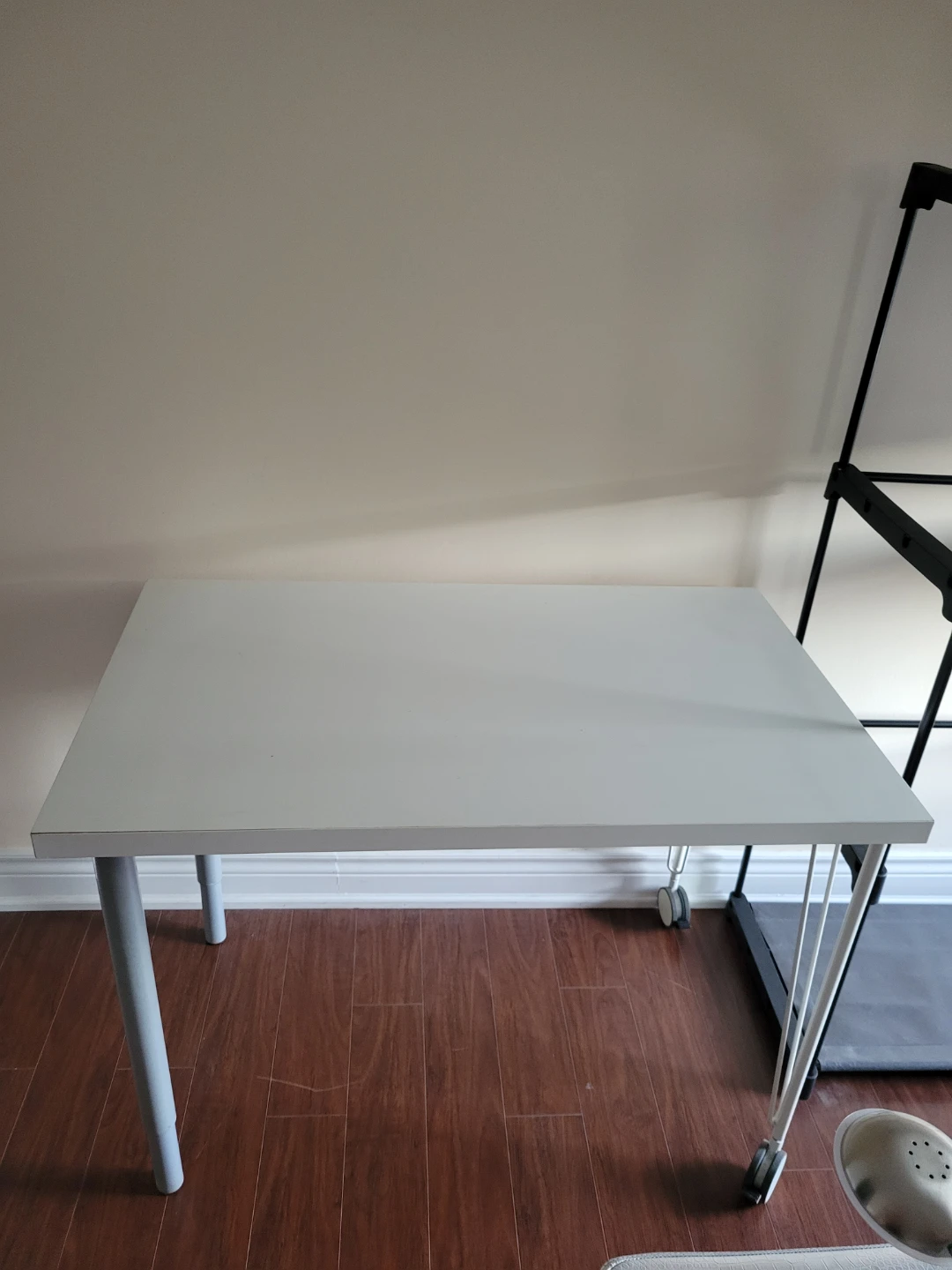 Desk with 2 extension leg 2 wheel