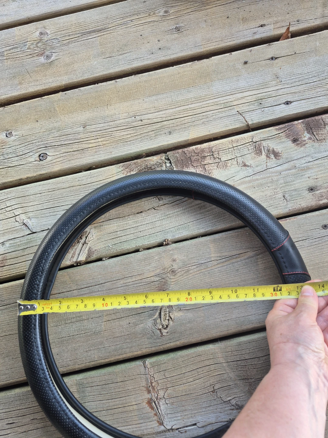 Black faux-leather steering wheel cover - photo 2