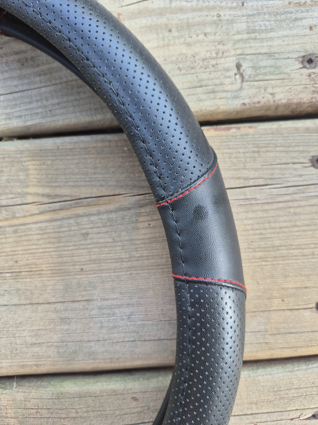 Black faux-leather steering wheel cover - photo 4