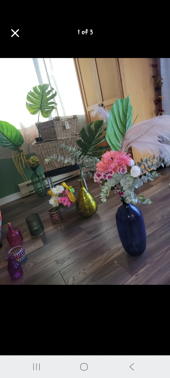 Assorted Decorative Vases and Small Flower Arrangements - photo 2