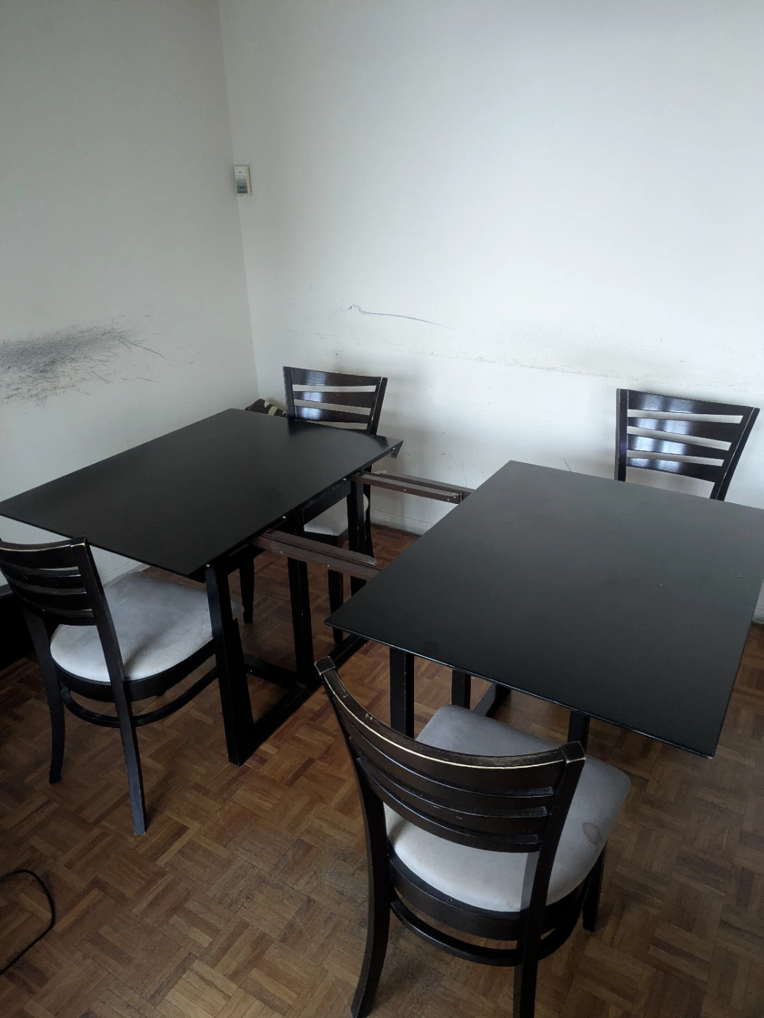 Black extendable Dining Table with 4 Chairs - photo 2