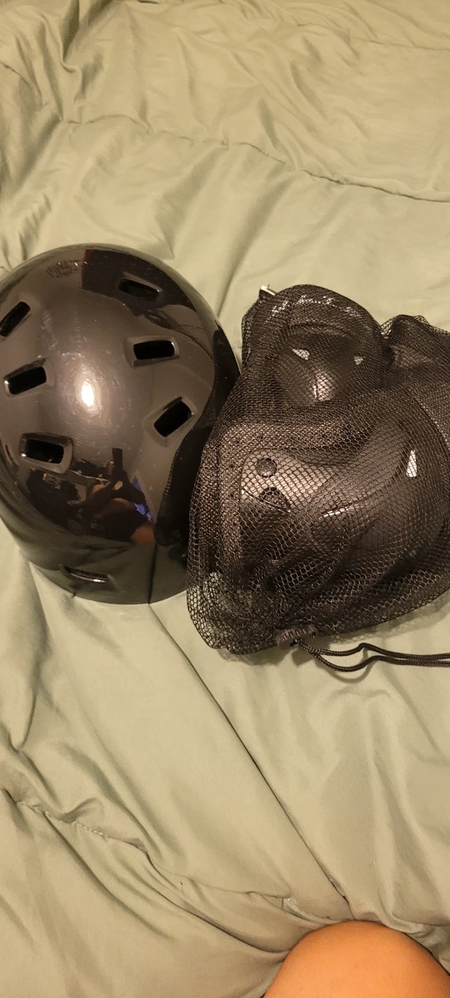 New Protective Helmet and Pads Set