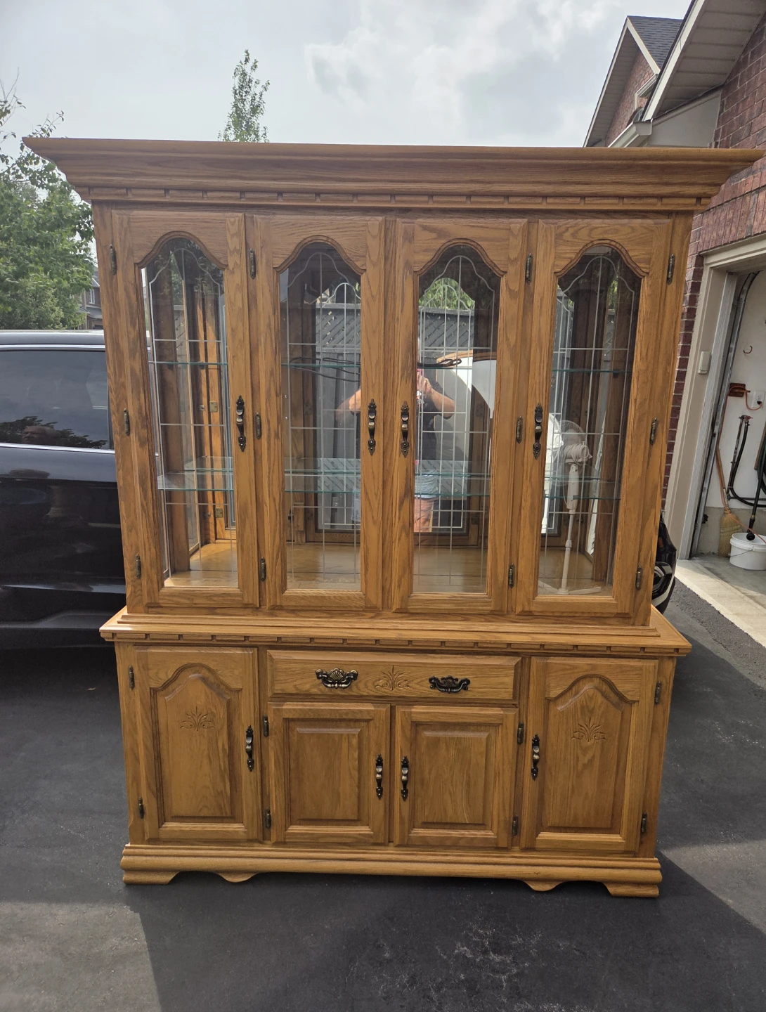 Buffet and Hutch