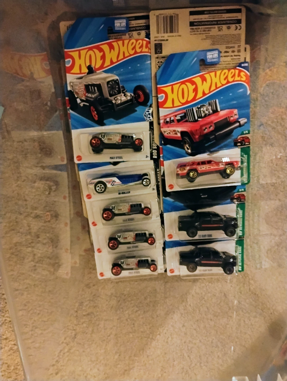 Entire Hot Wheels collection! Approximately 750 in box. - photo 3