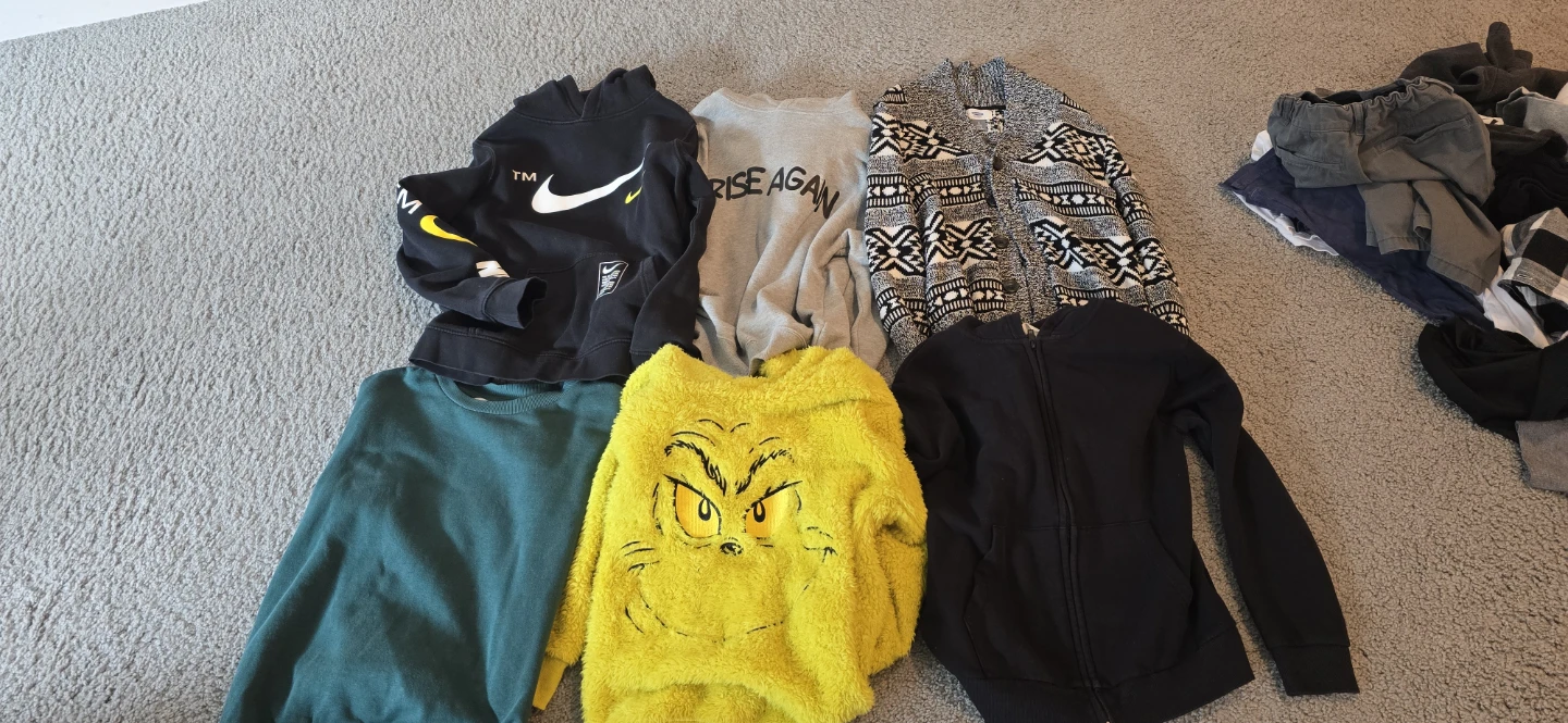 Bundle of Hoodies and Sweatshirts - photo 2