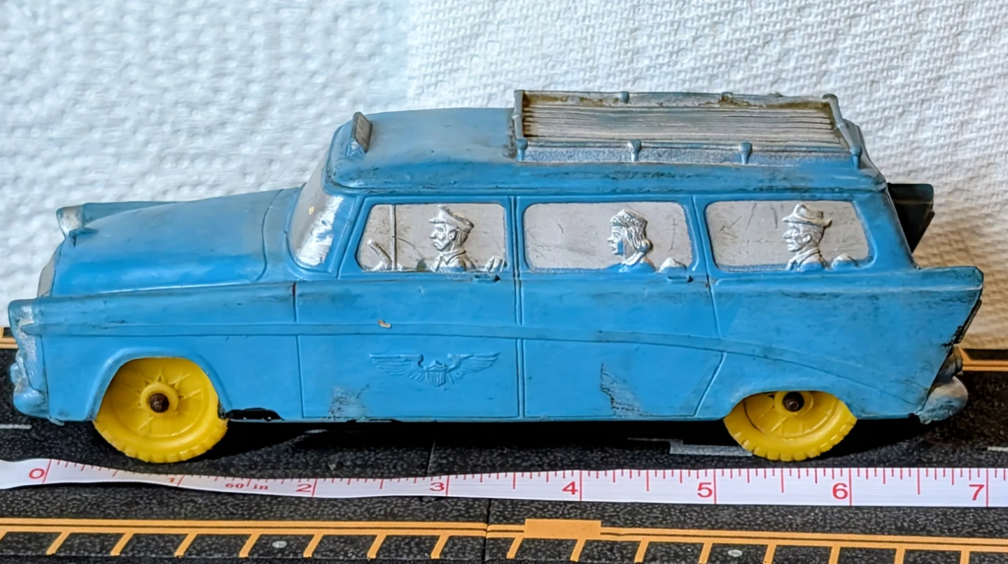 Auburn Rubber Airport Taxi Station Wagon - Made in USA - photo 2