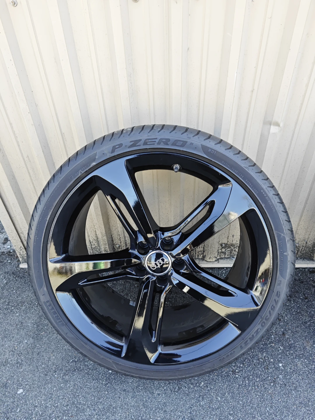 Audi P-Zero Tire and Wheel Set - photo 3