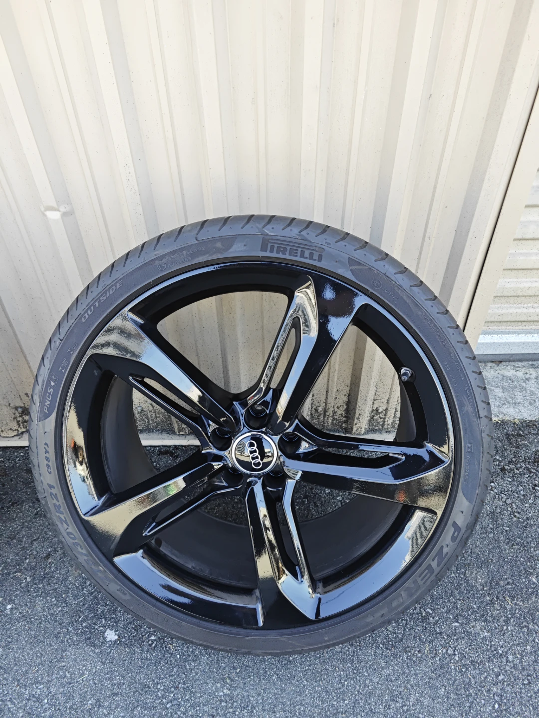 Audi P-Zero Tire and Wheel Set - photo 4