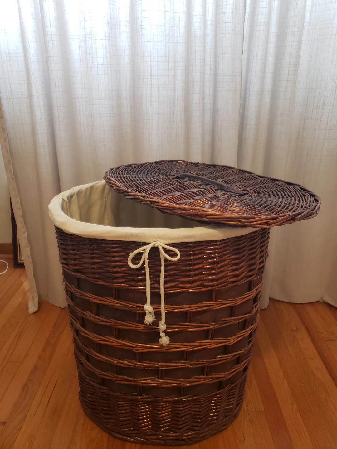 Wicker Laundry Hamper with Lid - photo 2