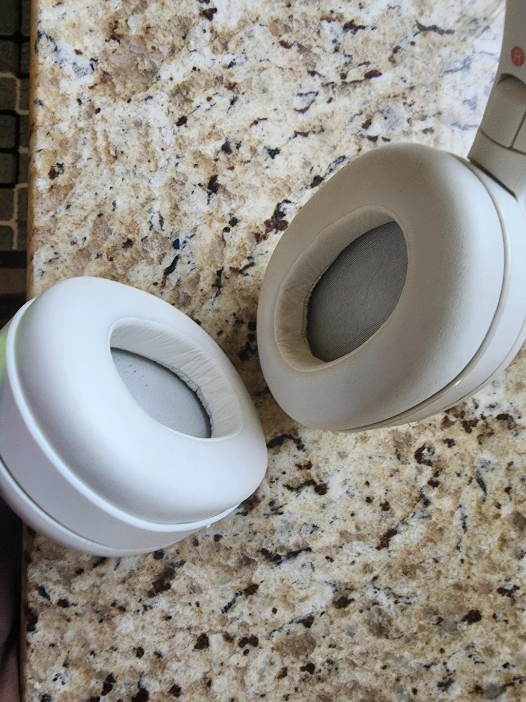 Sony WH-1000XM4 Noise Cancelling Headphones - photo 4