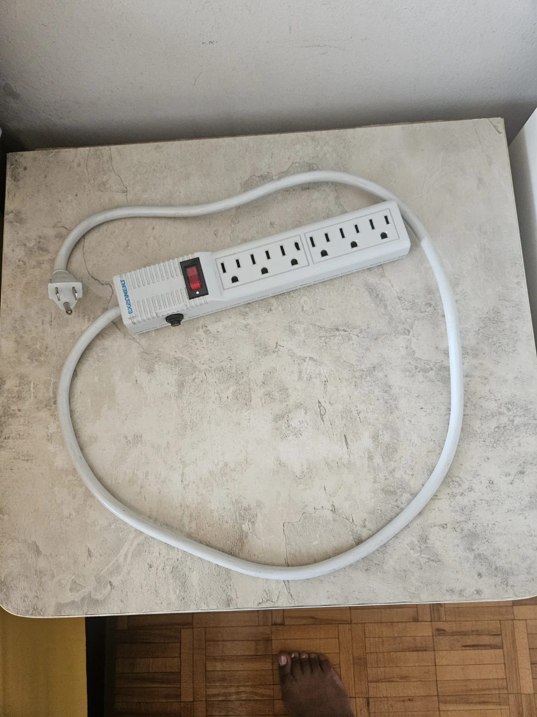 Expresstek 6-Outlet Power Strip