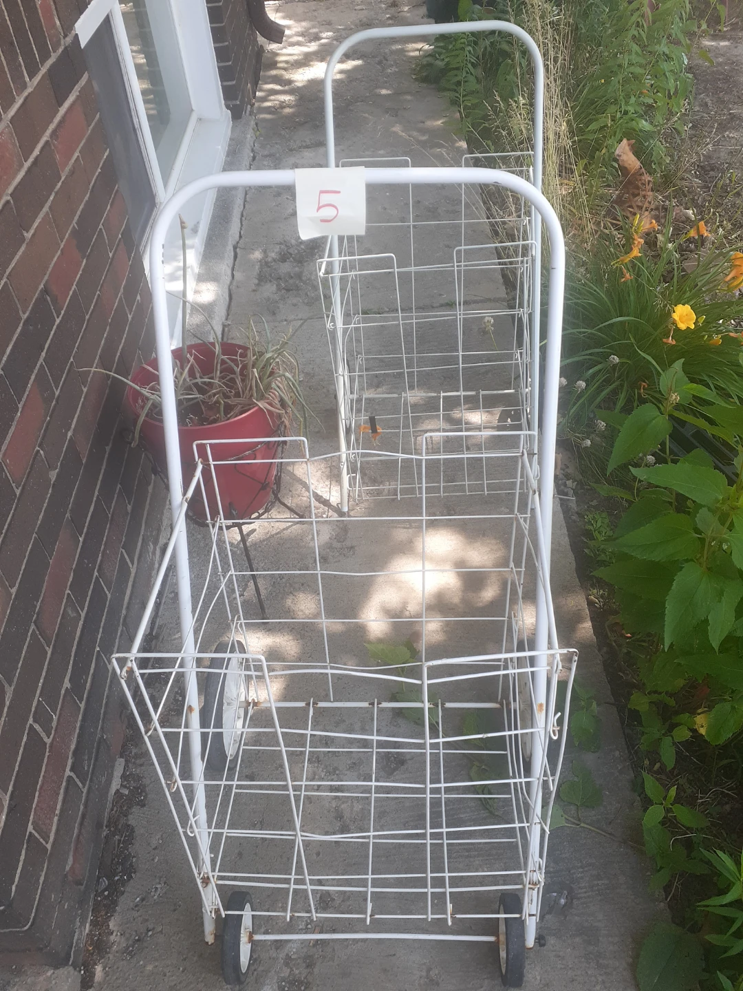 White Metal Shopping Cart - photo 2