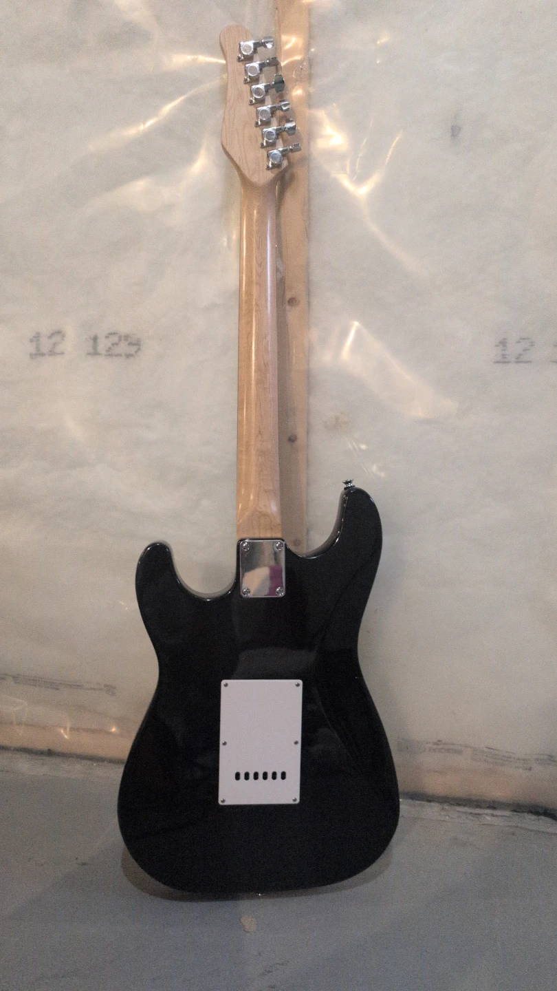 Robson, Black Stratocaster. - photo 2