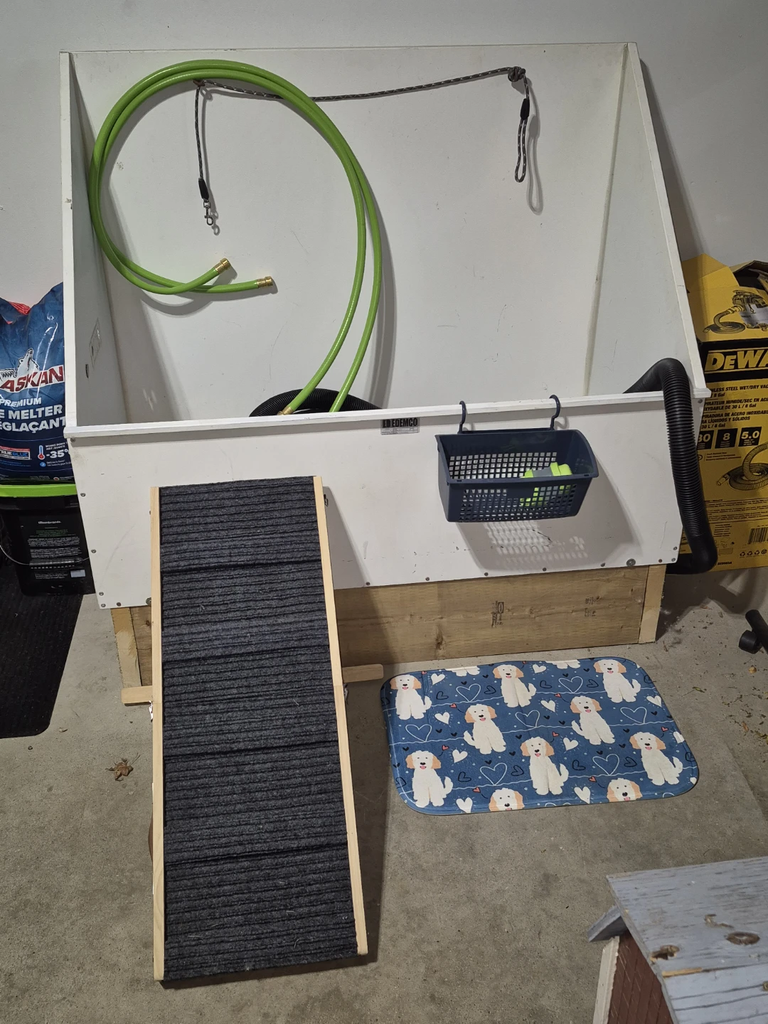 Dog Wash Station with Ramp and Accessories