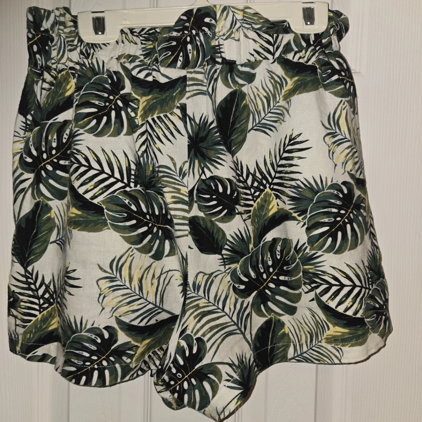 Tropical Leaf Print Shorts Size Medium Elastic Waistband - photo 2