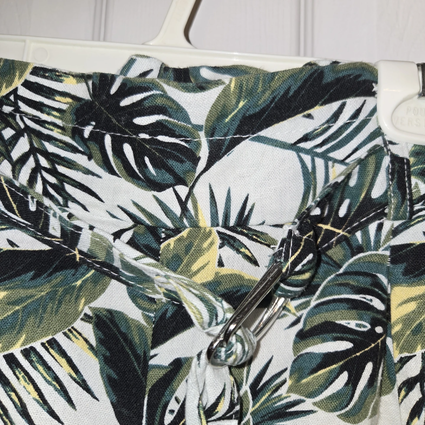 Tropical Leaf Print Shorts Size Medium Elastic Waistband - photo 4