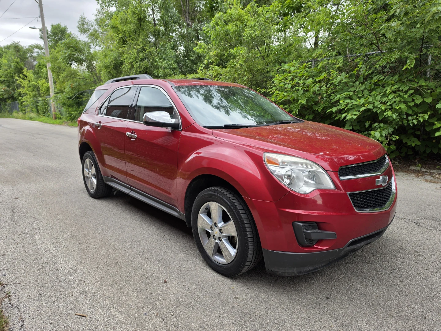 Red Chevrolet Equinox SUV - photo 4