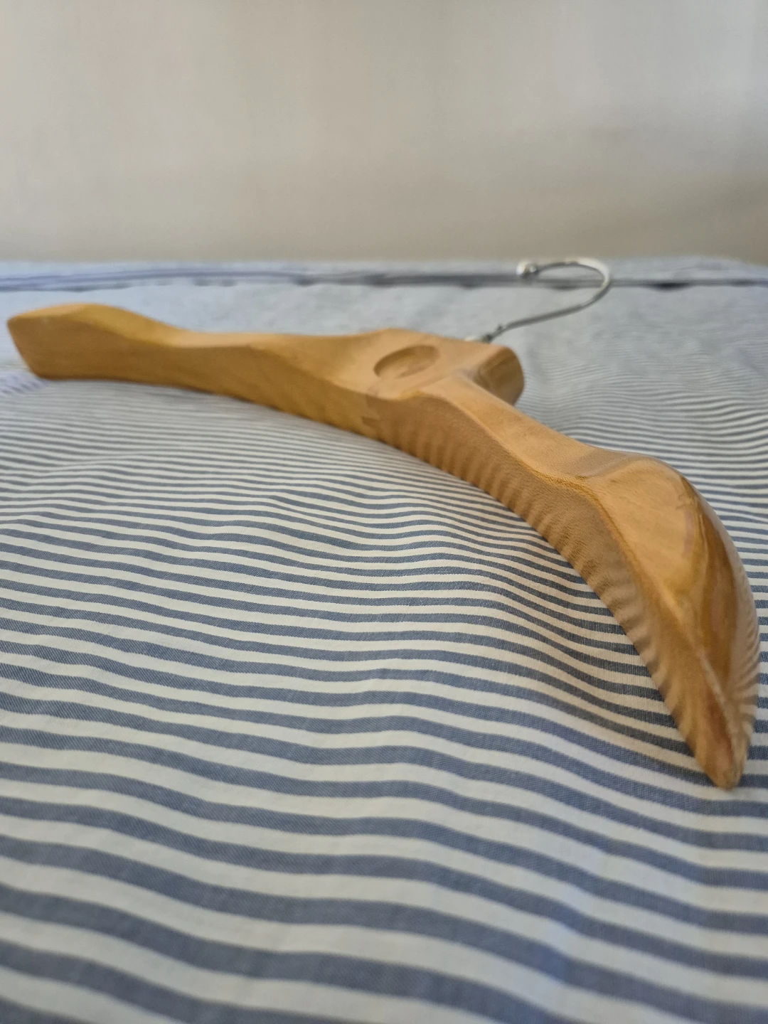 Vintage Wood Clothes Hanger: Solid Maple Hardwood, Thick, Smooth - photo 2