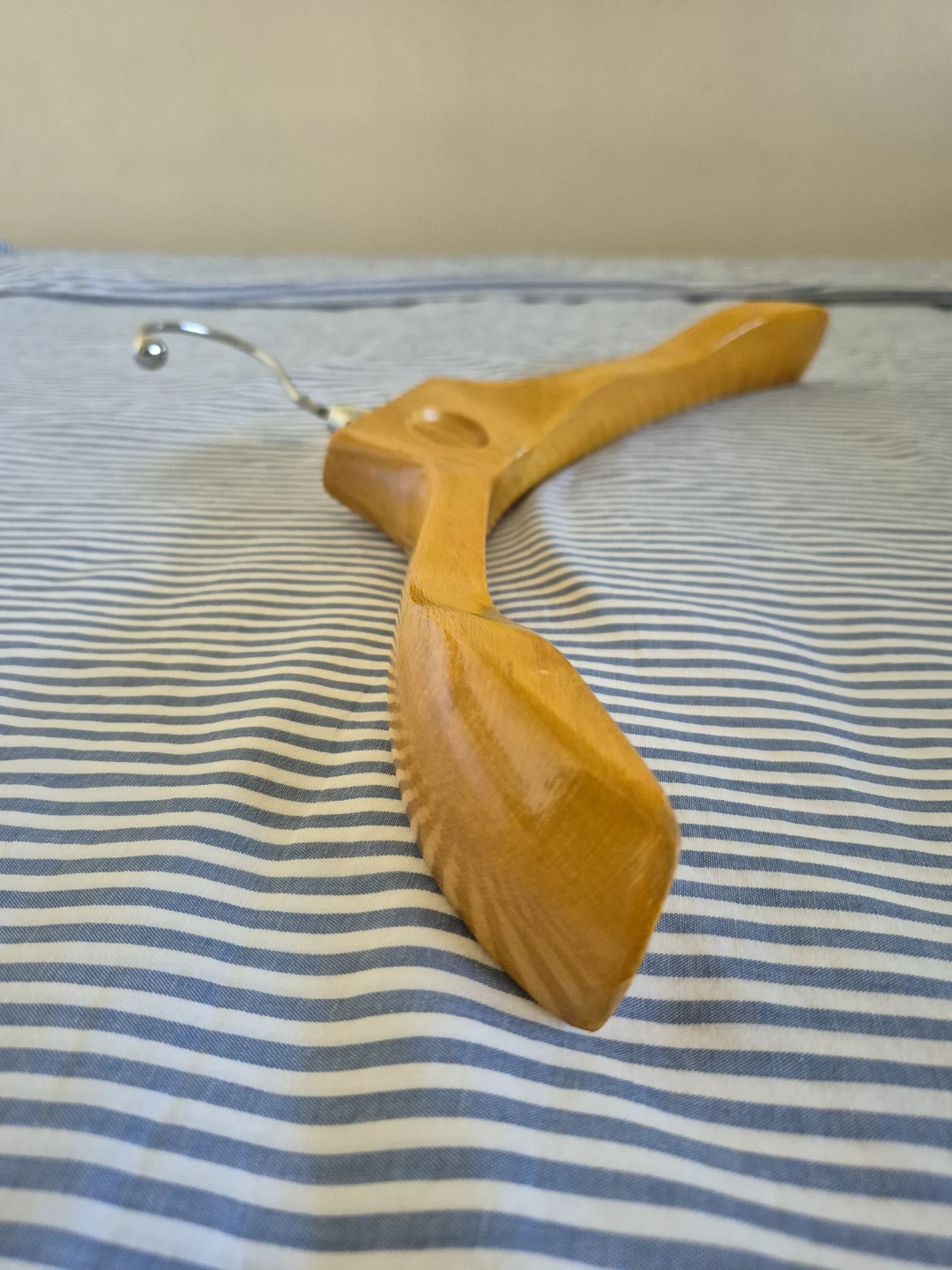 Vintage Wood Clothes Hanger: Solid Maple Hardwood, Thick, Smooth - photo 4
