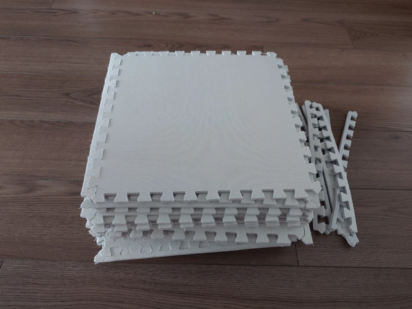White Foam Interlocking Floor Mats × 20