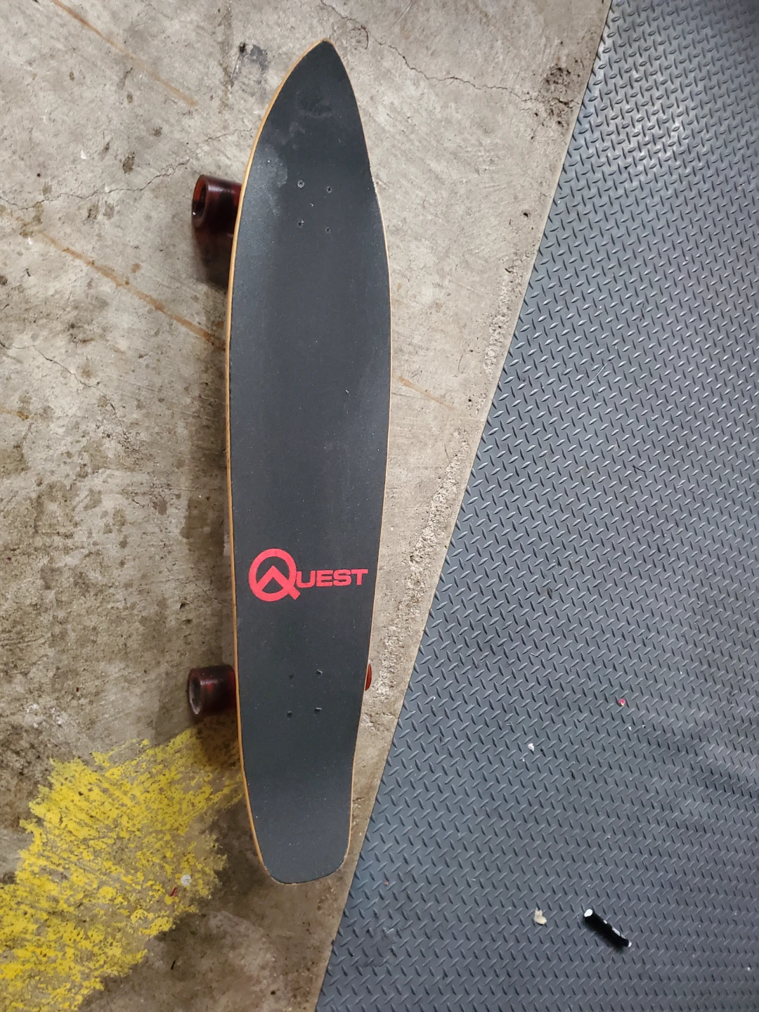 Quest Skateboard