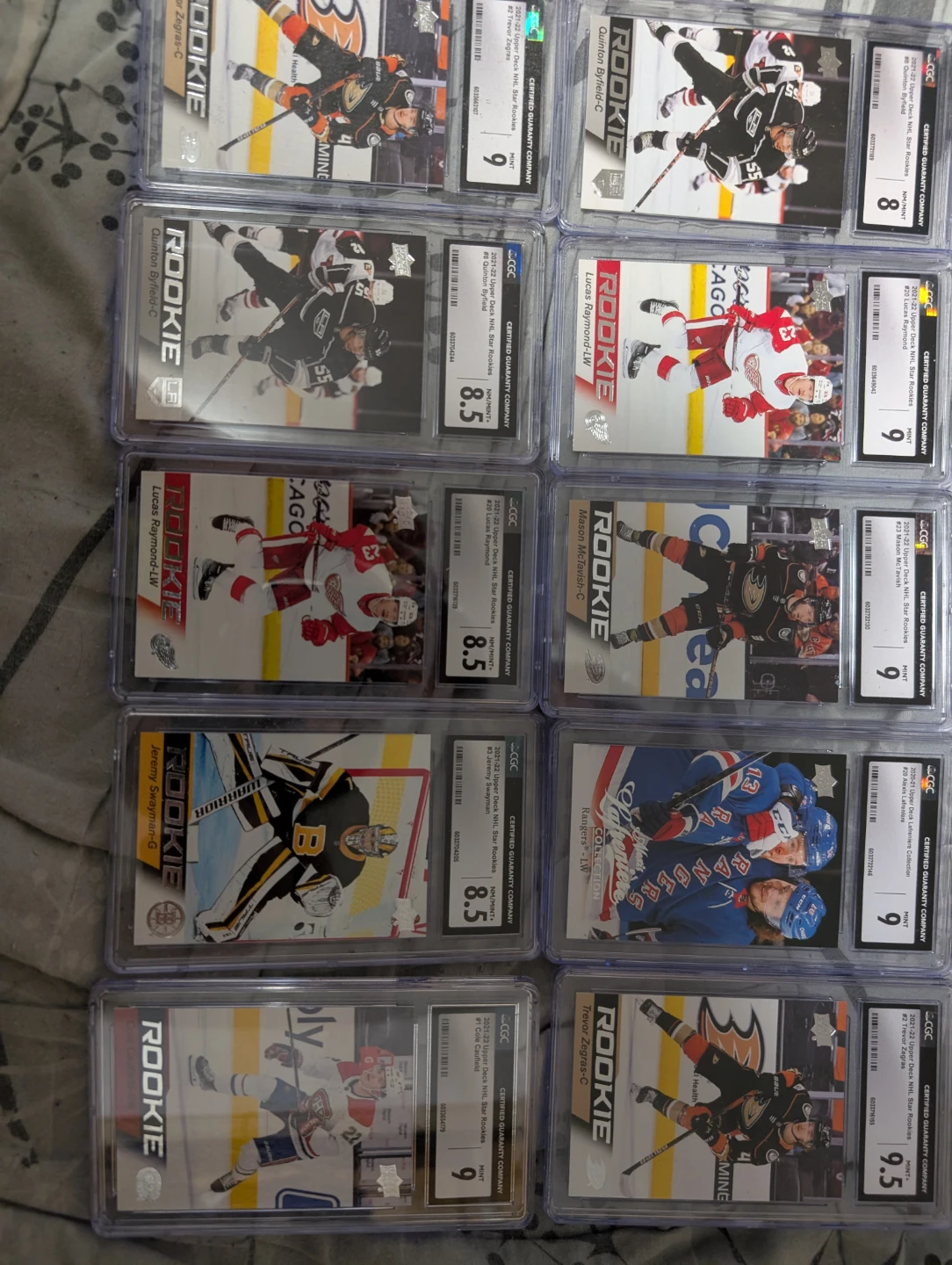 Lot of 10 Graded Rookie Hockey Cards