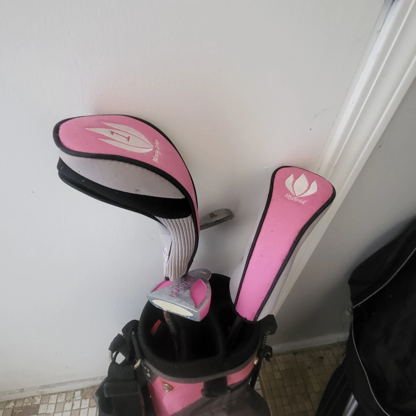 Pink Kids Golf Club Set with Bag - photo 3